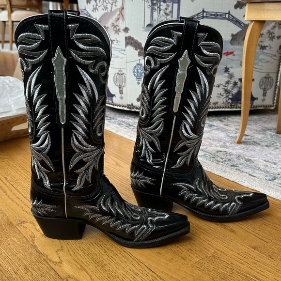 RARE Lucchese Women’s Black Patent Leather Cowboy Boots with Silver Stitching 7 - Picture 2 of 9